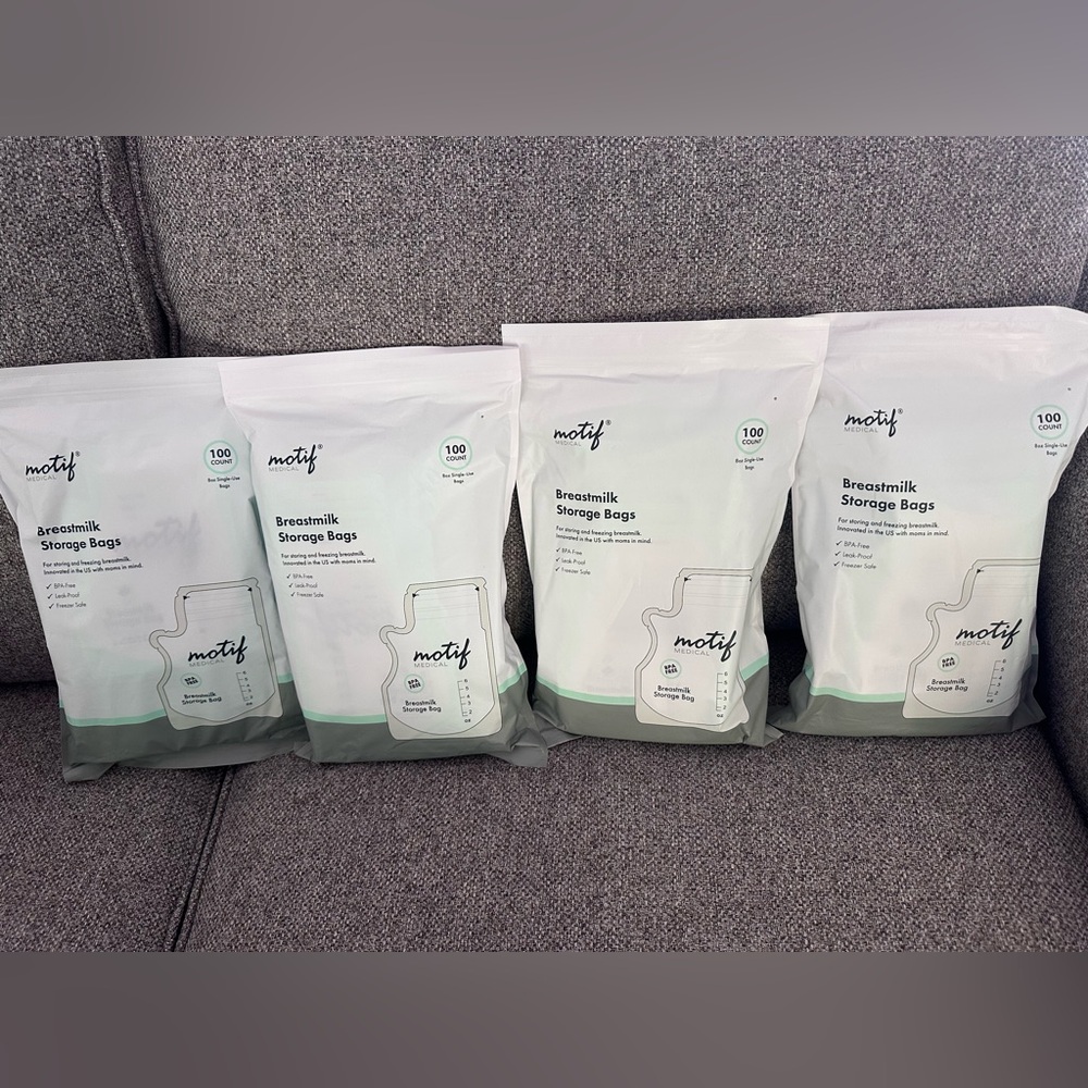 New-Lot of 4 Motif Breast Milk Storage Bags, 8 ounce, single use (400 total)